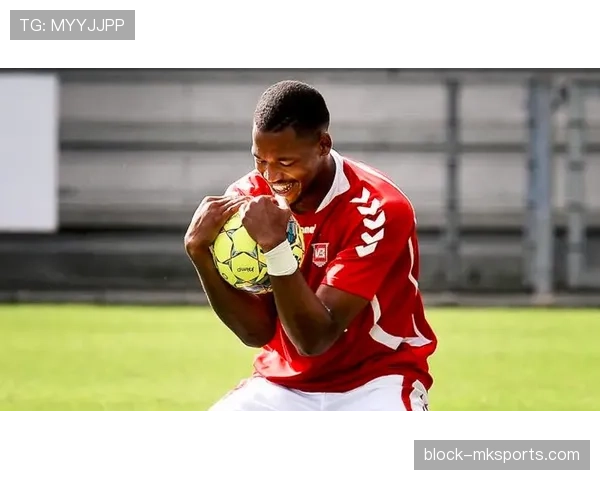 维尼修斯速度优势凸显，稳健表现引领新生代前锋潮流